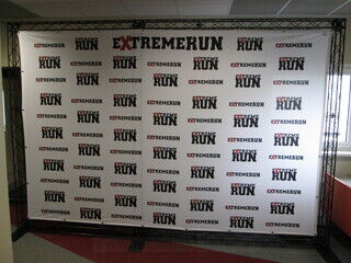 Truss reklaamsein Extreme Run